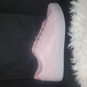 #121 Adidas Women's Pink Sneakers